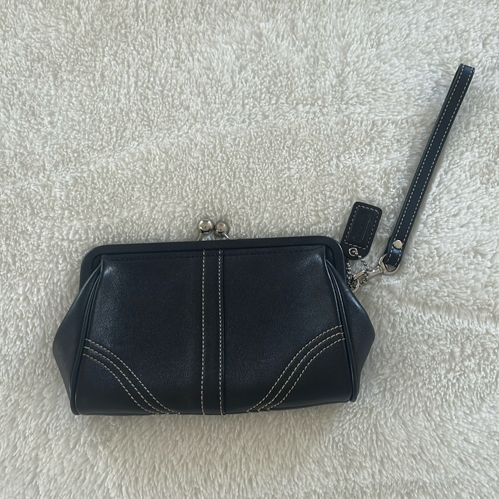 Coach Black Leather Kiss Lock Wristlet Clutch Pouch Wallet